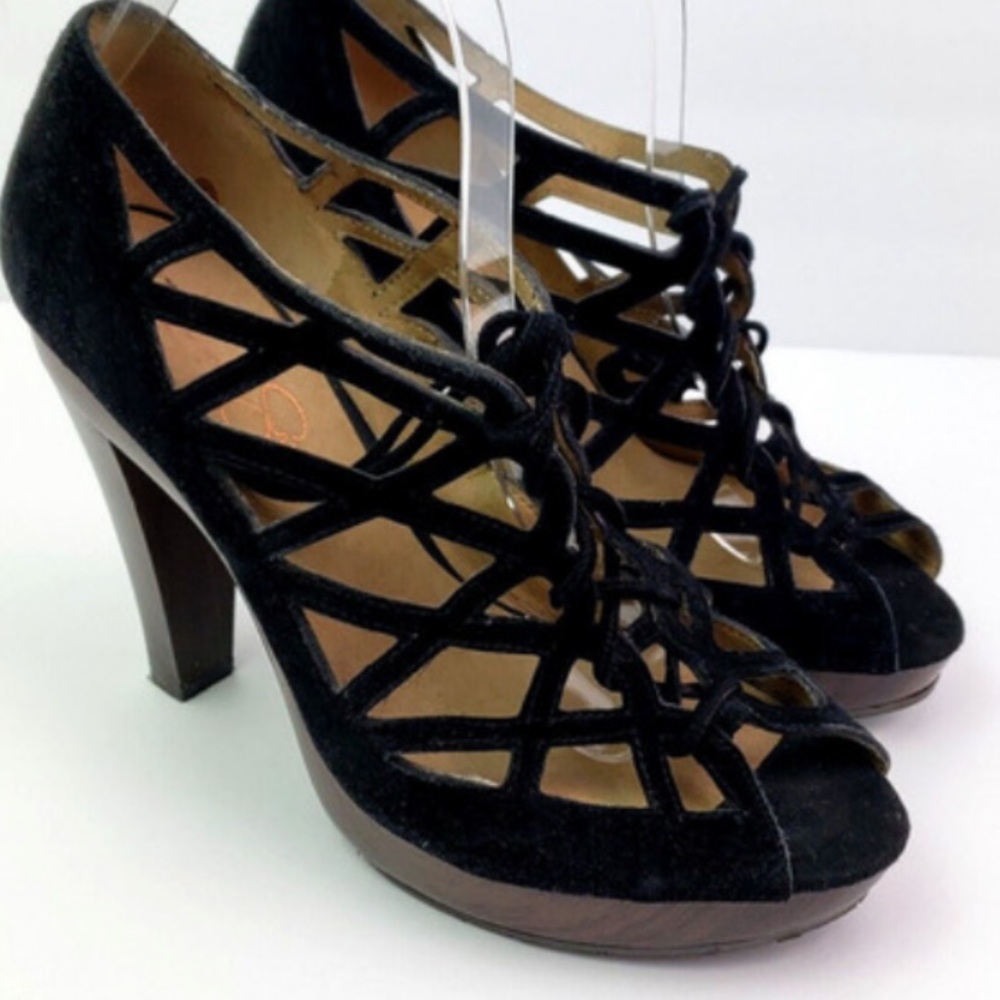 NWOT JESSICA SIMPSON BLACK CUTOUT HEELS 🔥🔥